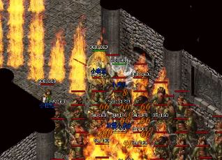 在玩传奇私服的时候,建议先找人组队,再去挑战boss 在玩传奇私服的时候,建议先找人组队,再去挑战boss